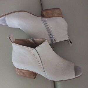 Corso Como Cream Leather Open-Toe Ankle Booties/ Size 7M
